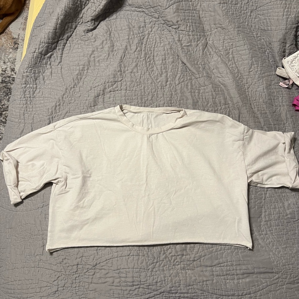 Balance athletica - cream crop top